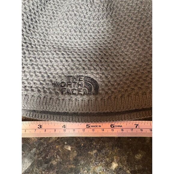 The North Face Unisex Dark Gray Knit Beanie Winter Hat - Picture 2 of 6